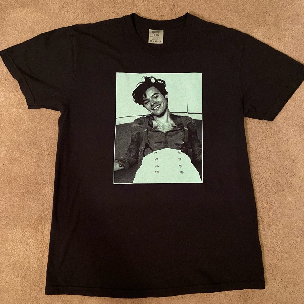 Harry Styles Love On Tour Concert T Shirt Sz. Medium BRAND NEW
